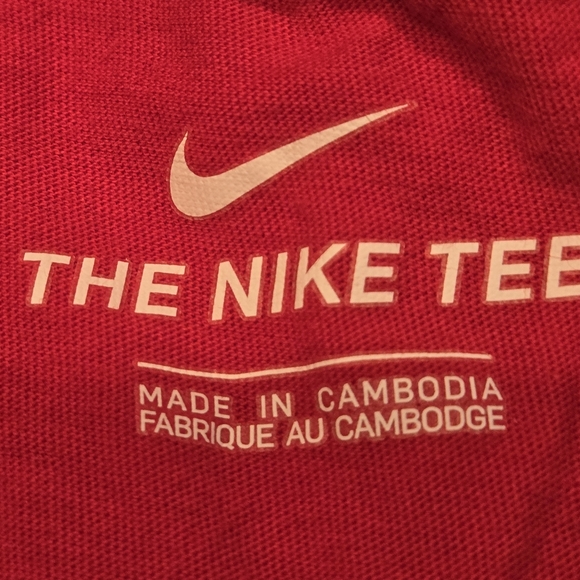 Nike Tee red white black in a mens size Large LIKE NEW - Picture 5 of 5